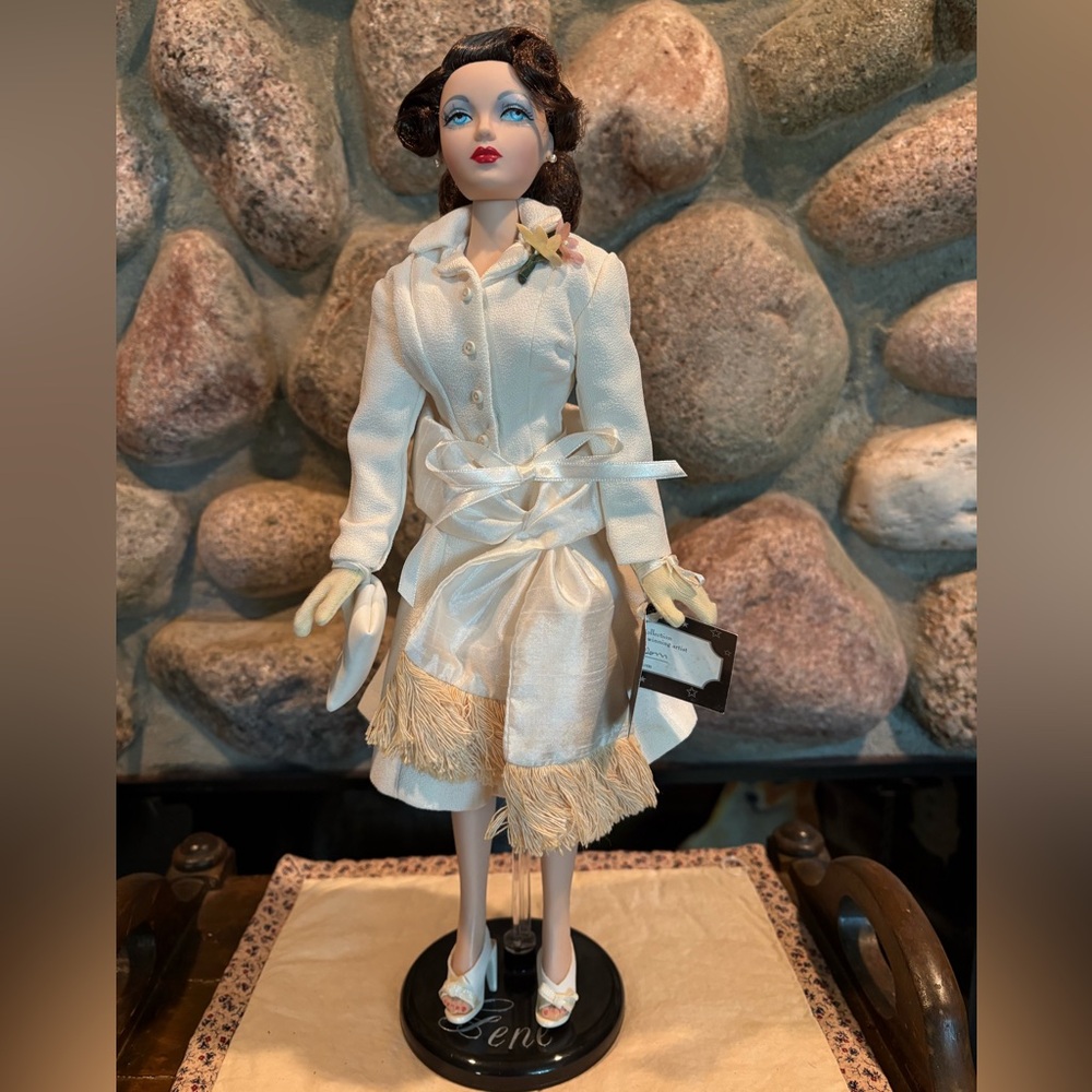 GENE MARSHALL WHITE HYACINTH FASHION DOLL IN ORIGINAL BOX